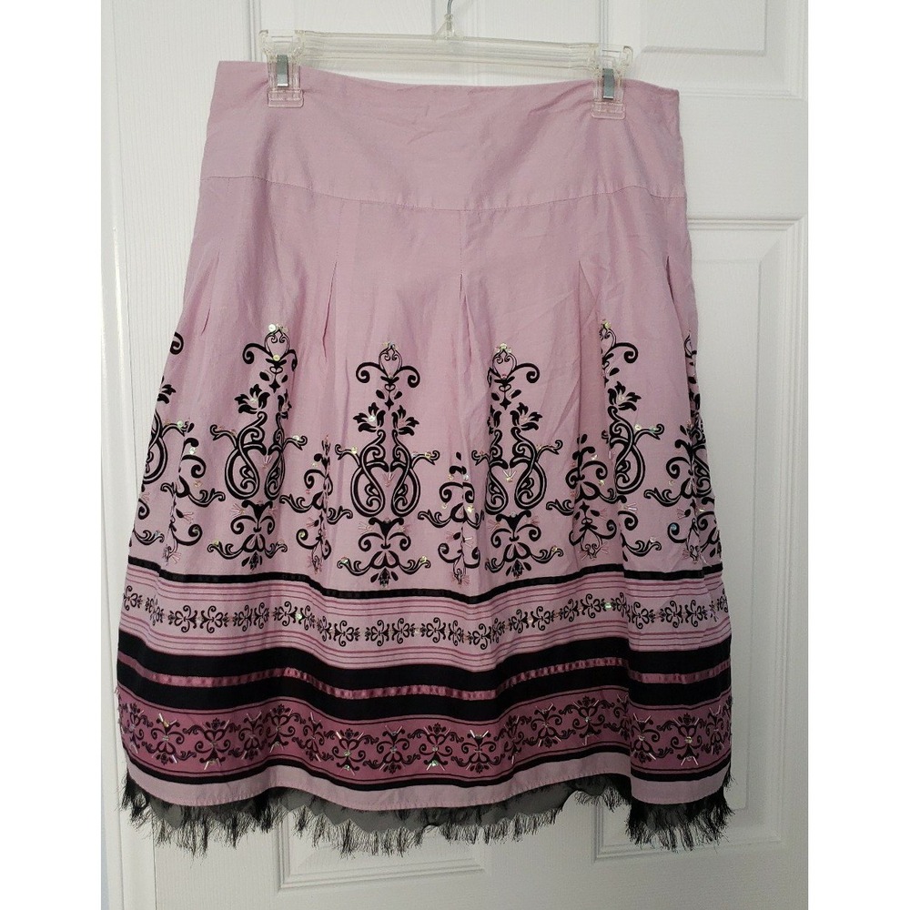 APT.9Z Womans Skirt Size 10 knee length Lavender